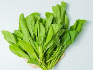 Iron-rich spinach for muscle strength